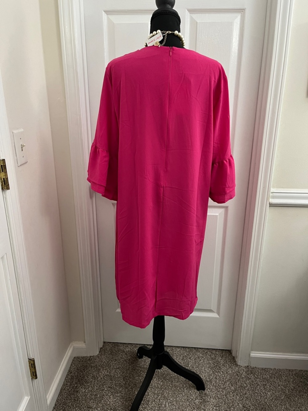 Elegant Pink Midi Dress - Picture 5 of 6